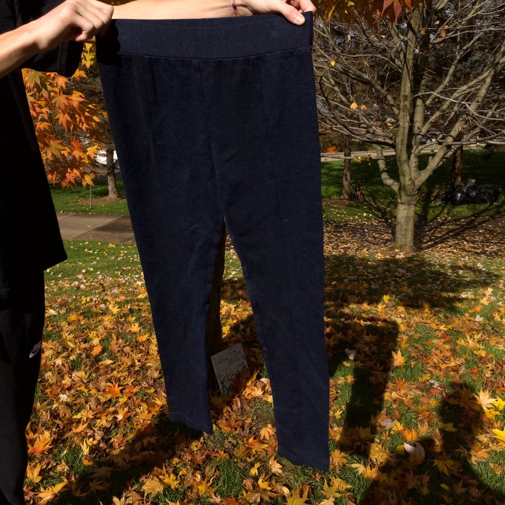 Dark blue leggings